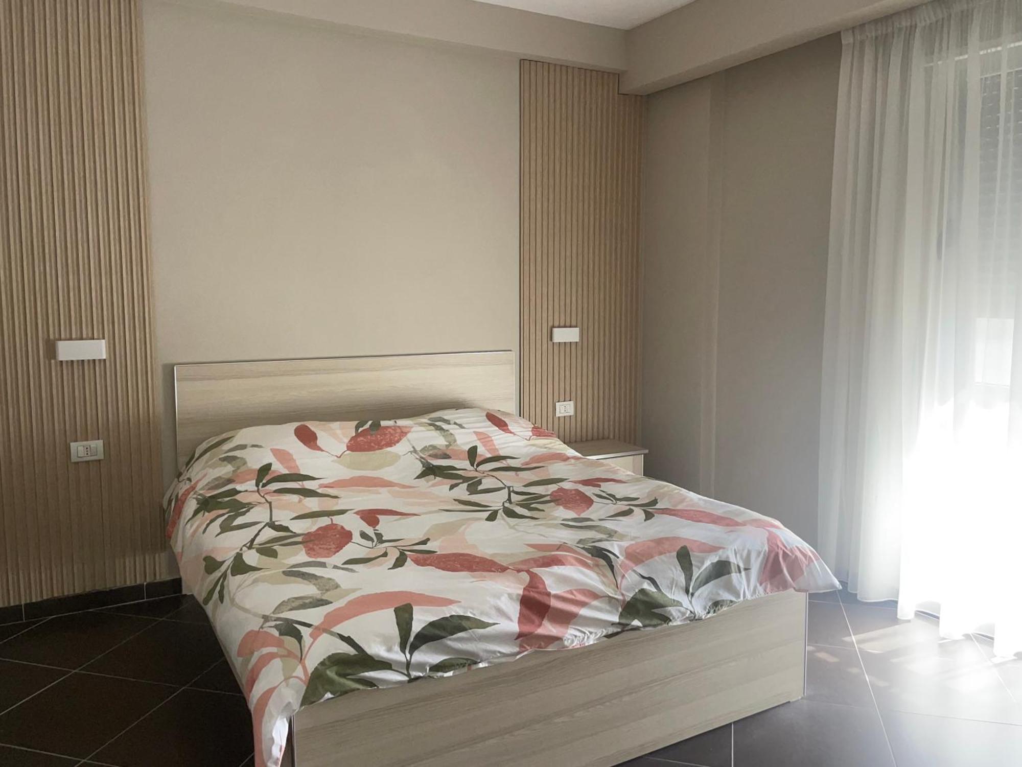 Hotel Nais Beach Durrës Exterior foto