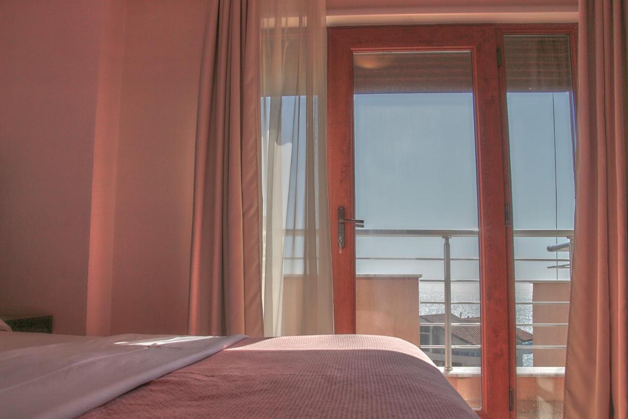 Hotel Nais Beach Durrës Exterior foto