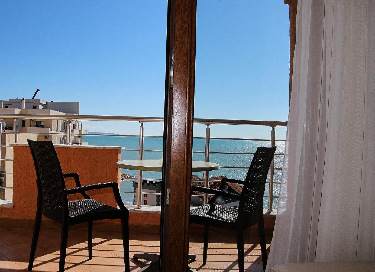Hotel Nais Beach Durrës Exterior foto